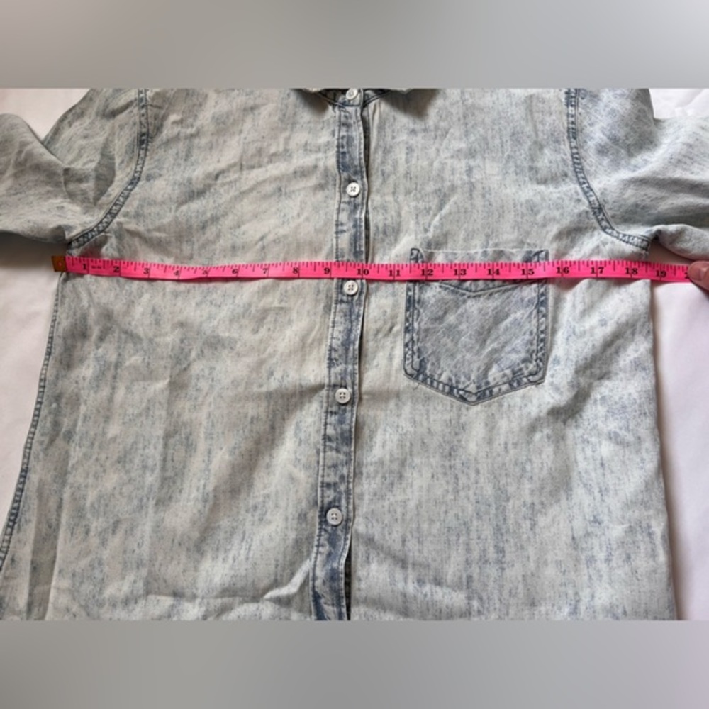 RAILS Ingrid Raw Hem Long Sleeve Button Down Shirt‎ Light Acid Wash Size X-Small - Picture 12 of 14
